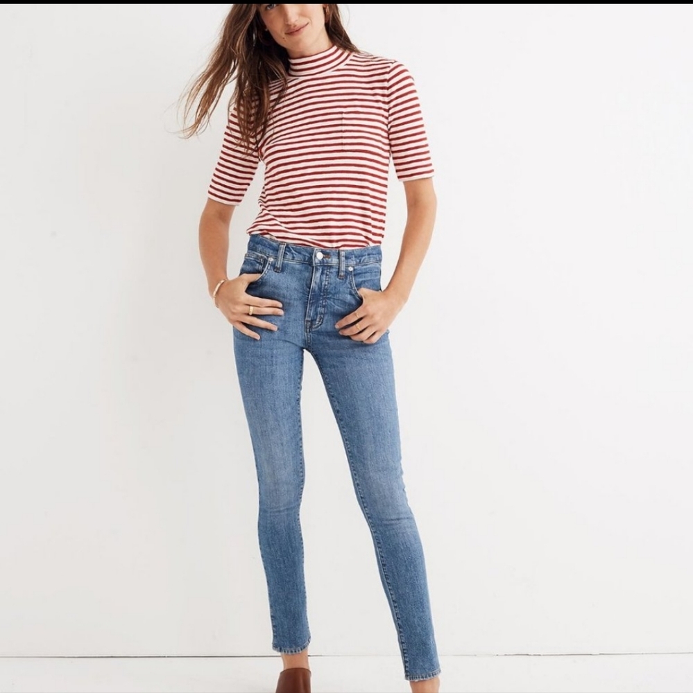 9" Mid-Rise Skinny Jeans in Comfort Stretch